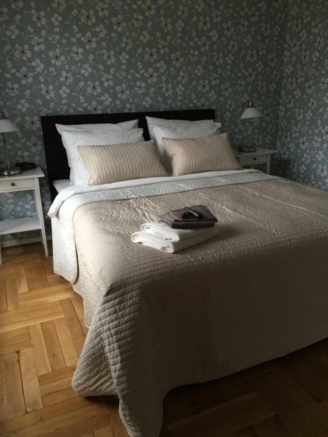 Bed And Breakfast Loft24 เฮร์เลิน ภายนอก รูปภาพ