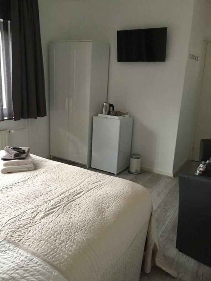 Bed And Breakfast Loft24 เฮร์เลิน ภายนอก รูปภาพ